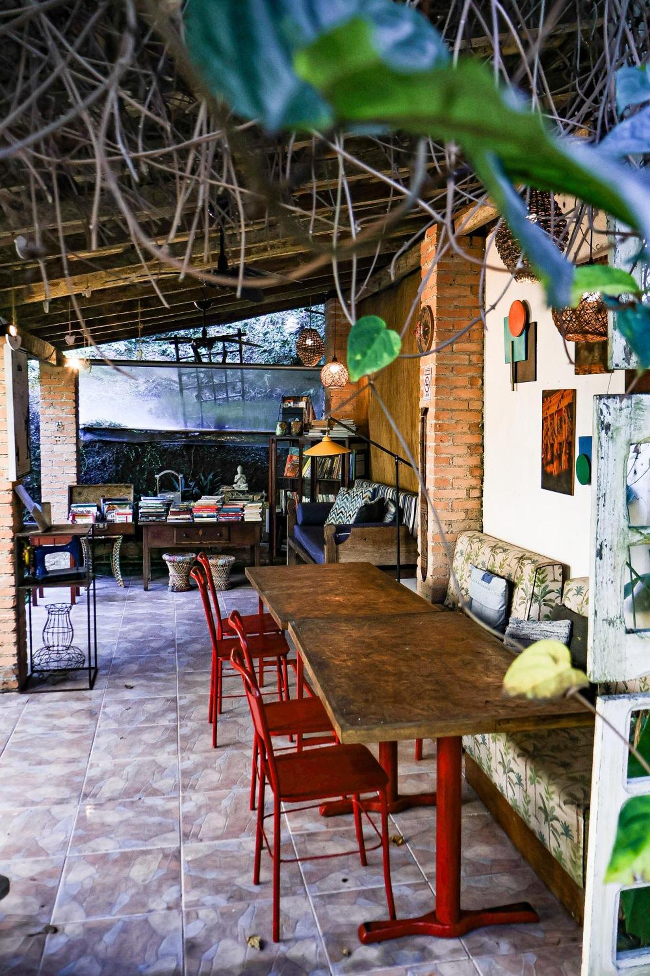 Com Verso E Prosa Repouso E Cafe Парати Екстериор снимка
